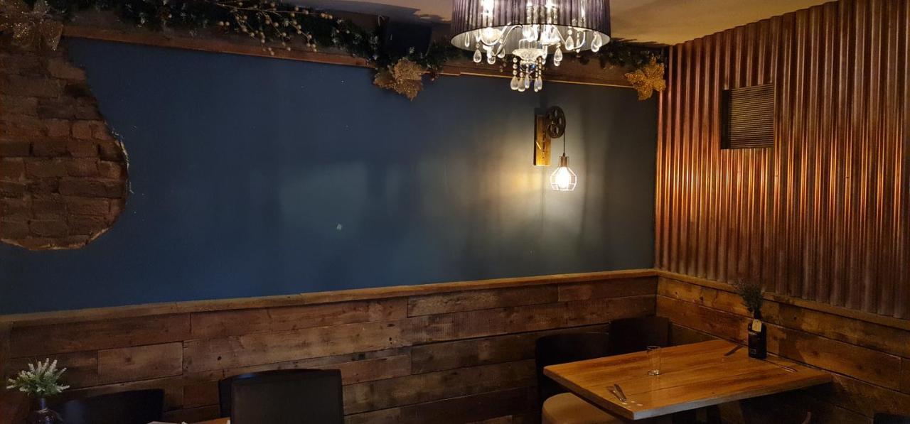 The Waterside Bar, Rooms & Restaurant Swinton  Exterior foto