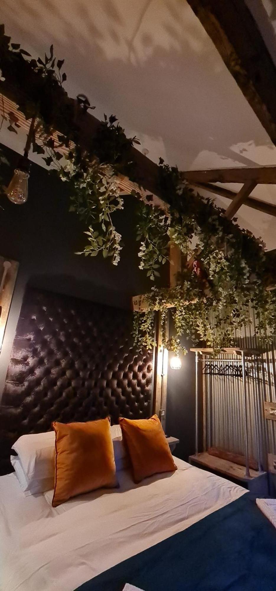 The Waterside Bar, Rooms & Restaurant Swinton  Zimmer foto