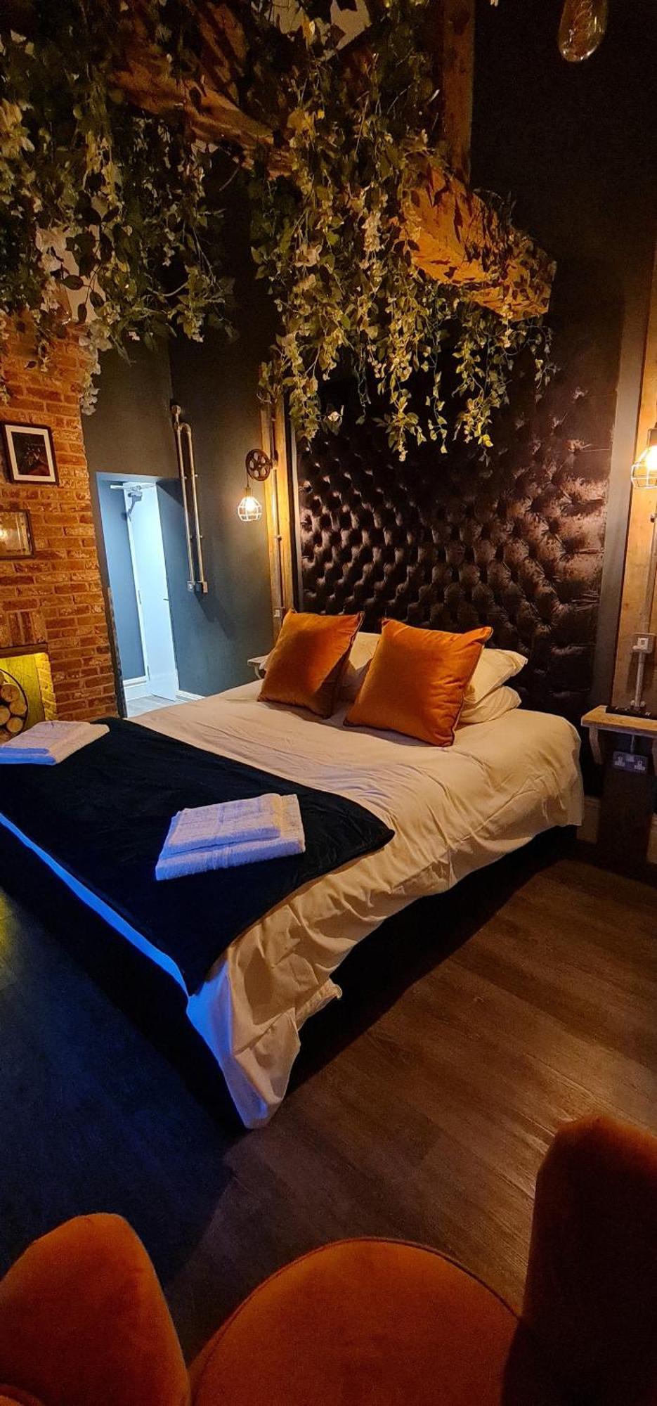 The Waterside Bar, Rooms & Restaurant Swinton  Zimmer foto